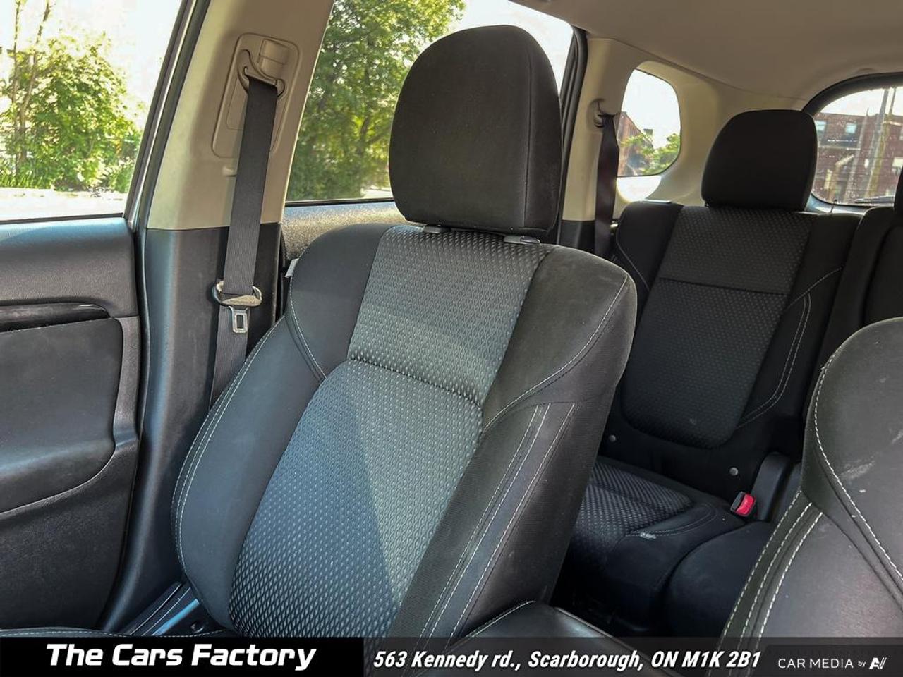 2020 Mitsubishi Outlander ES AWC 7-Passenger Apple Carplay/Camera! Photo