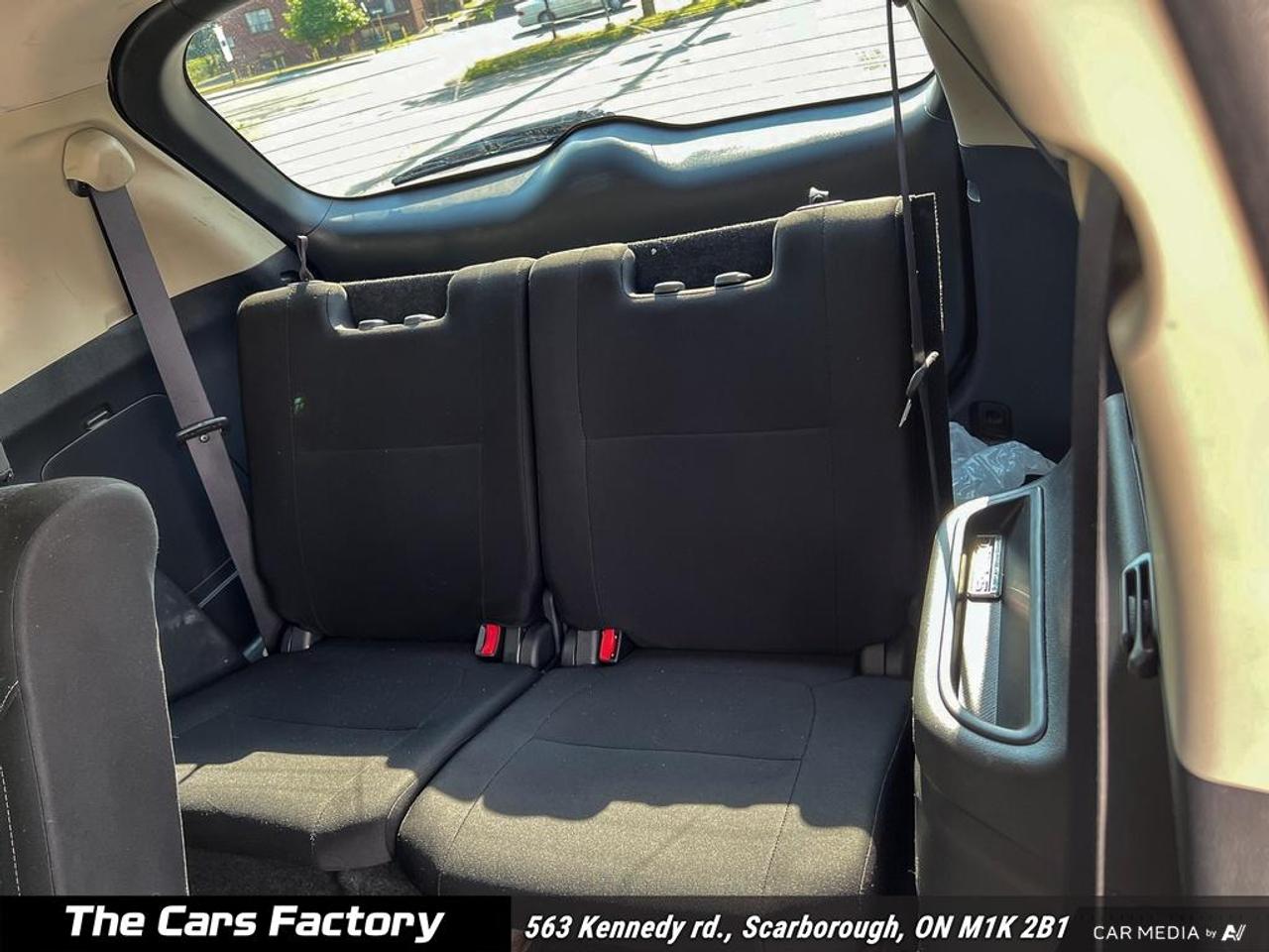 2020 Mitsubishi Outlander ES AWC 7-Passenger Apple Carplay/Camera! Photo