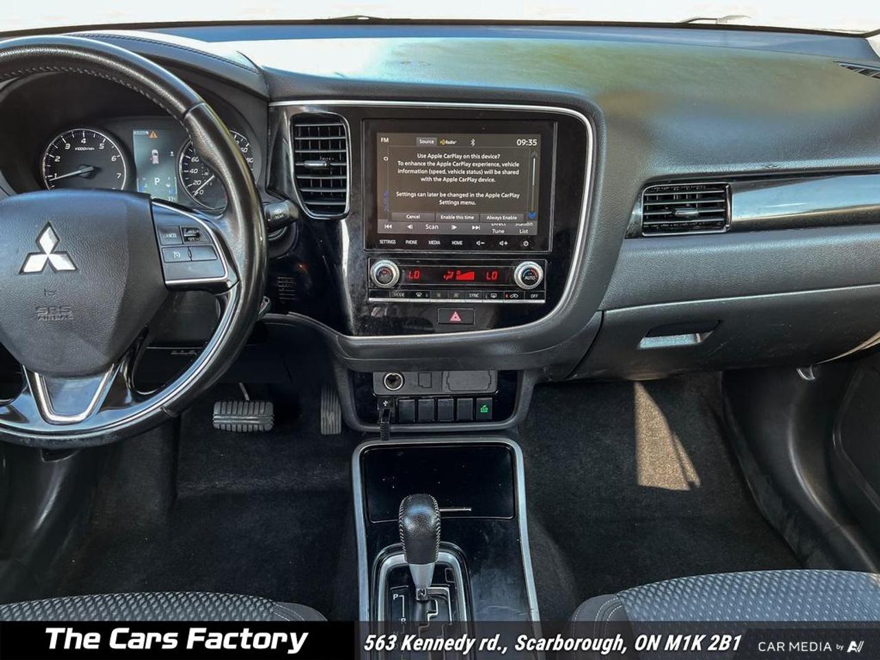 2020 Mitsubishi Outlander ES AWC 7-Passenger Apple Carplay/Camera! Photo