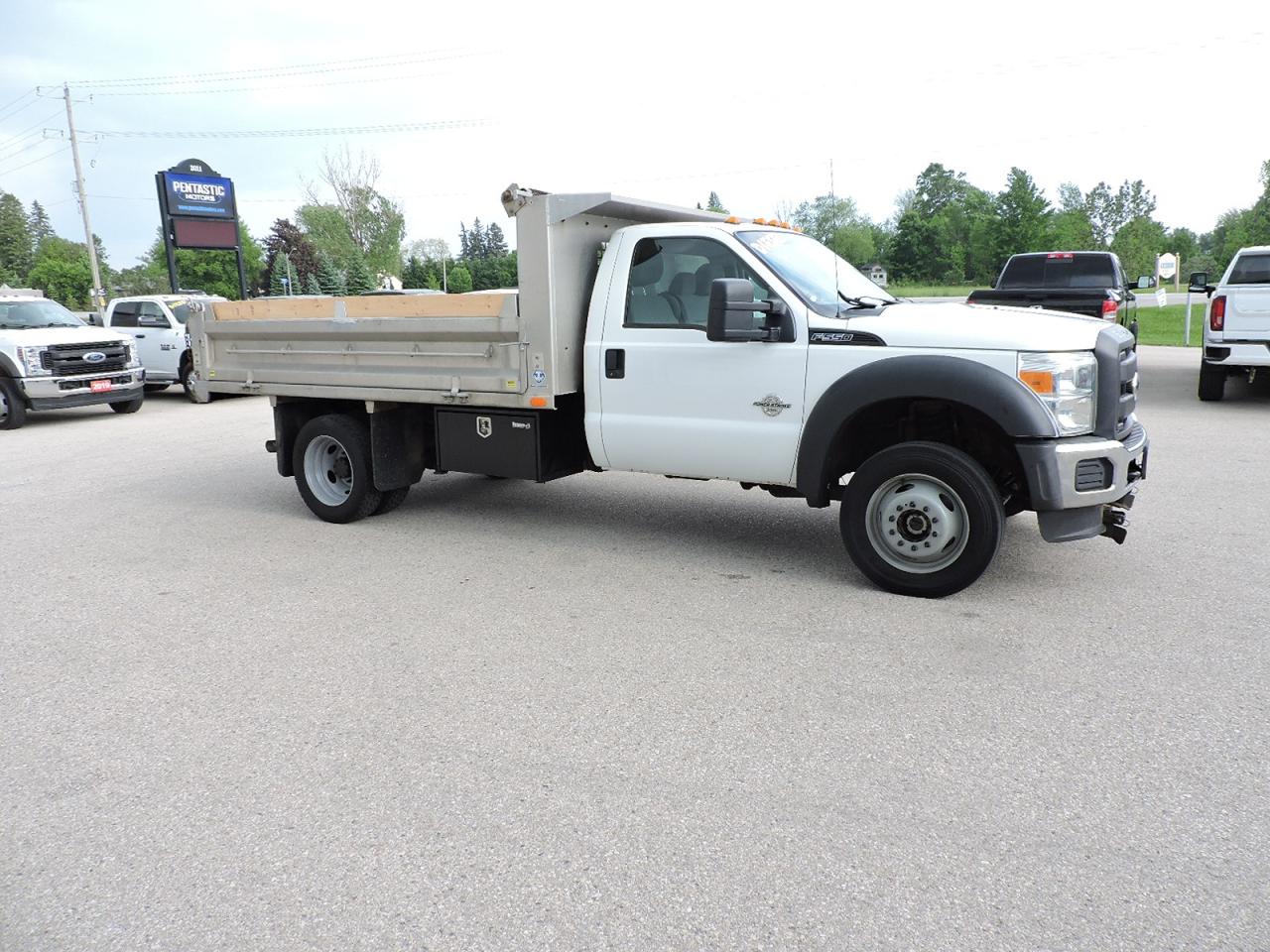2015 Ford F-550 XL Diesel 4X4 With  Plow Well Oiled And Serviced Photo3