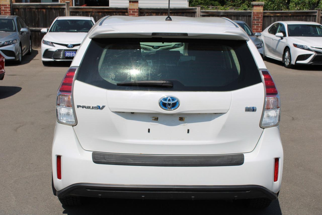 2017 Toyota Prius V Three - Photo #8