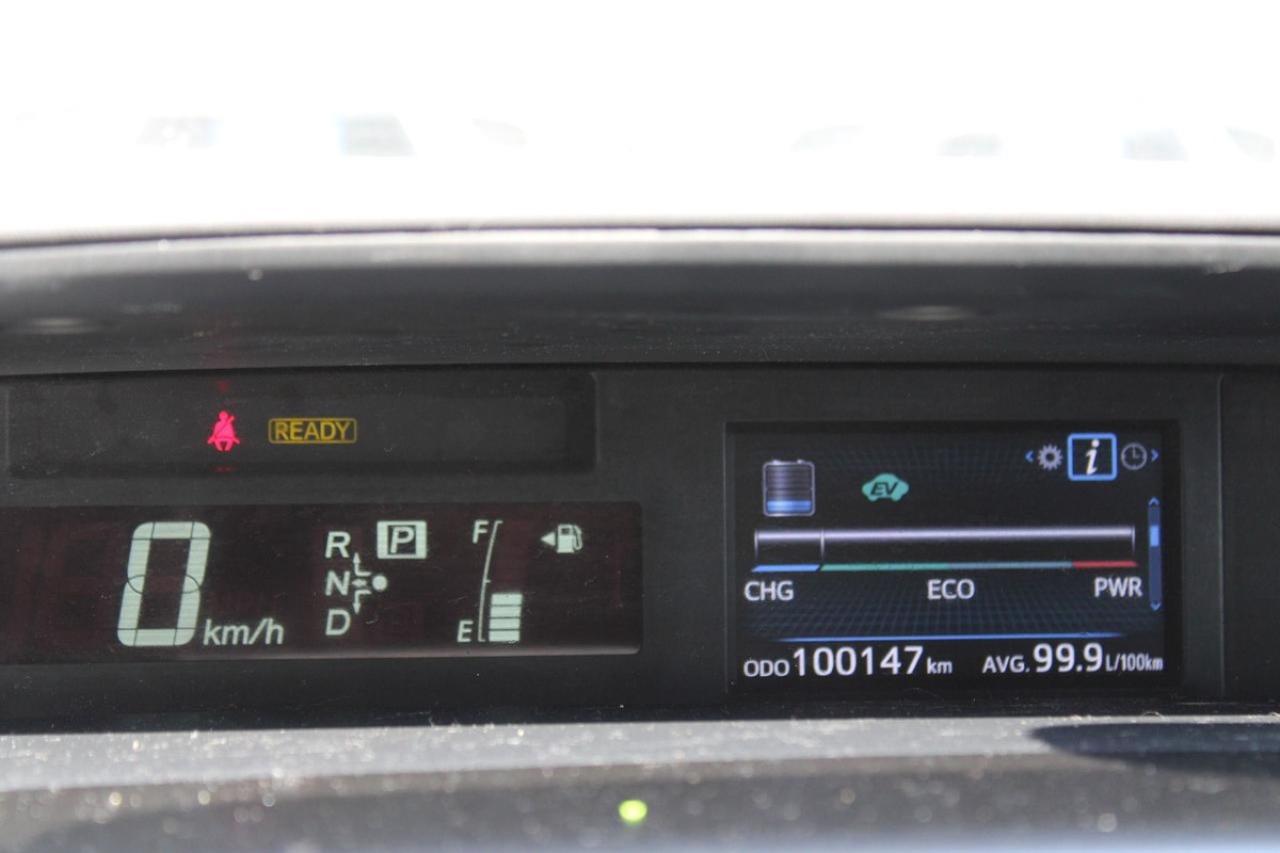 2017 Toyota Prius V Three - Photo #9