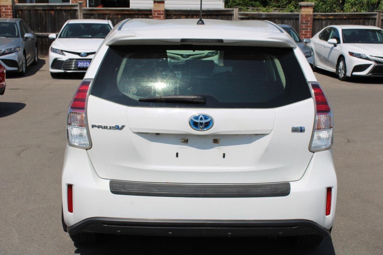 2017 Toyota Prius V Three - Photo #7