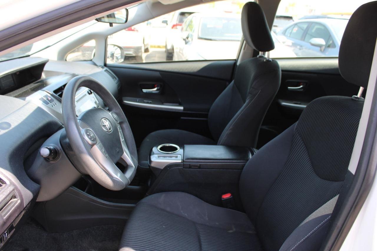 2017 Toyota Prius V Three - Photo #10