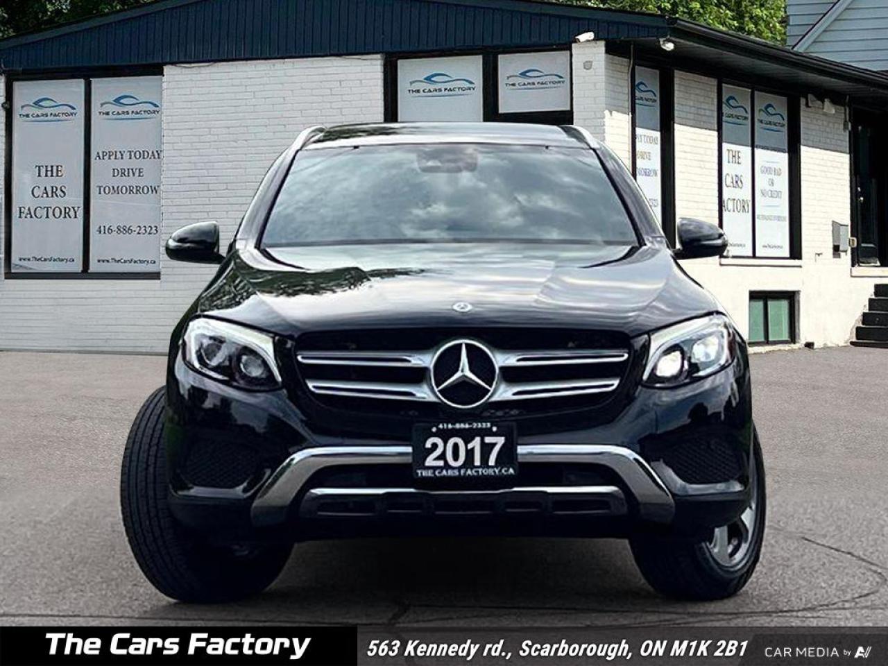 2017 Mercedes-Benz GLC-Class GLC 300 4MATIC 1-Owner No Accident! - Photo #2