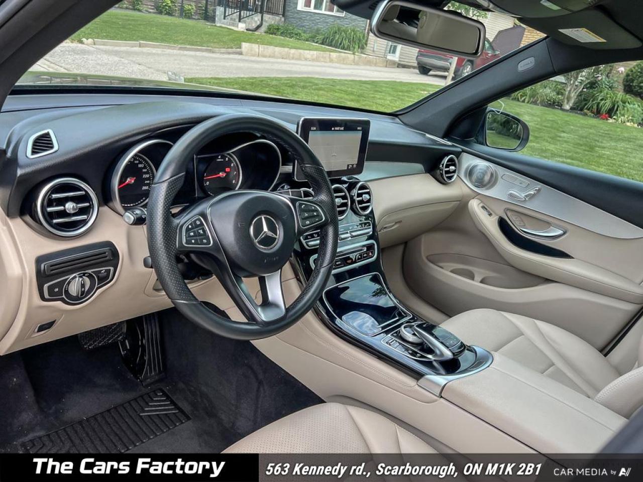 2017 Mercedes-Benz GLC-Class GLC 300 4MATIC 1-Owner No Accident! - Photo #11
