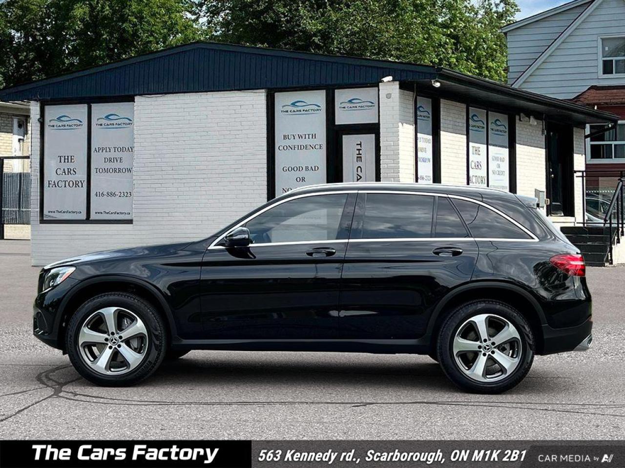 2017 Mercedes-Benz GLC-Class GLC 300 4MATIC 1-Owner No Accident! - Photo #3