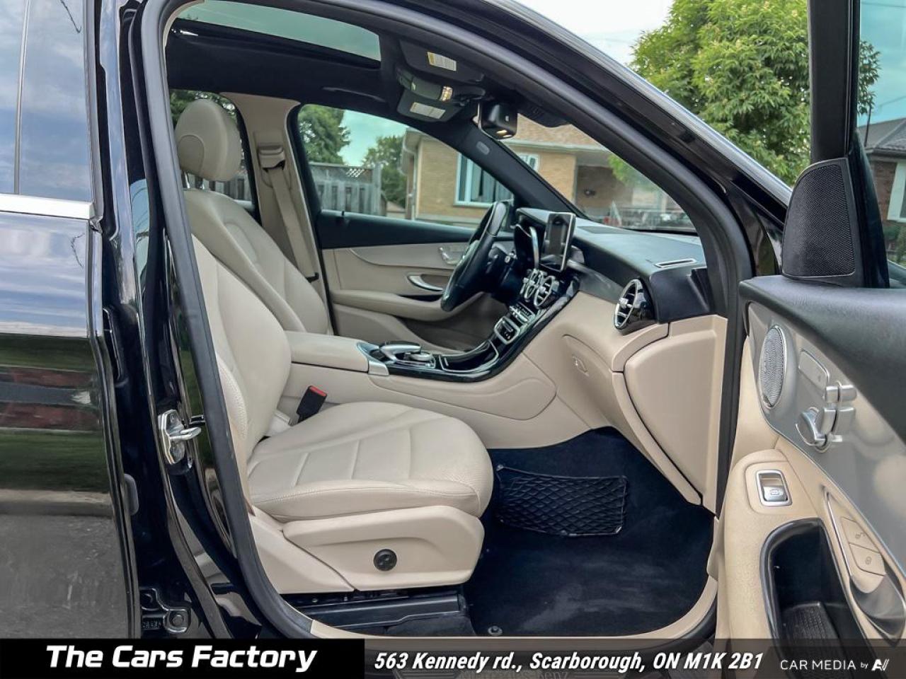 2017 Mercedes-Benz GLC-Class GLC 300 4MATIC 1-Owner No Accident! - Photo #22