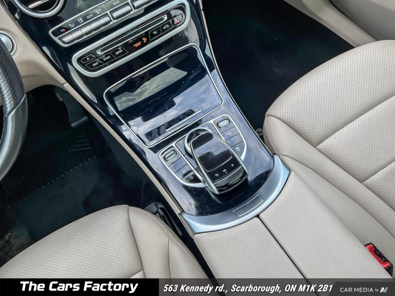 2017 Mercedes-Benz GLC-Class GLC 300 4MATIC 1-Owner No Accident! - Photo #17