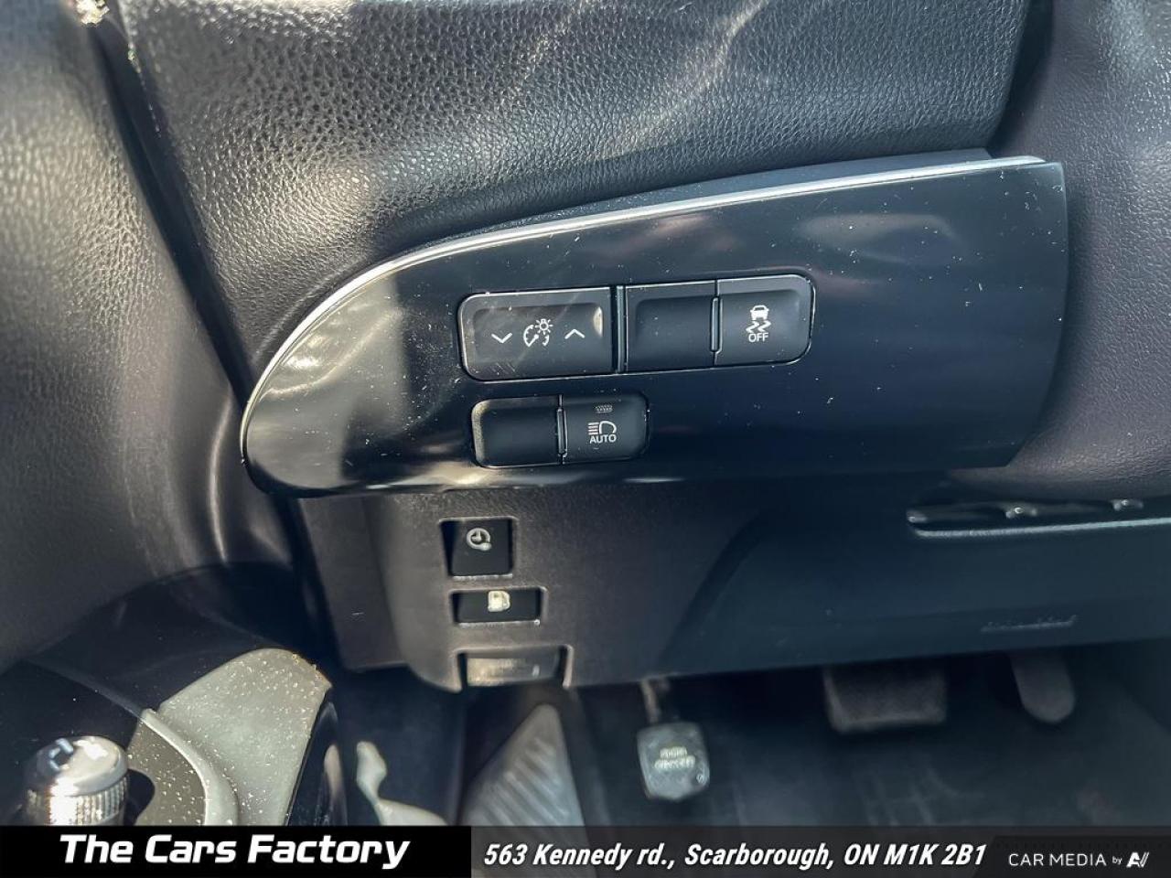 2018 Toyota Prius Prime Plug-In Hybrid 1-Owner No Accident! - Photo #13