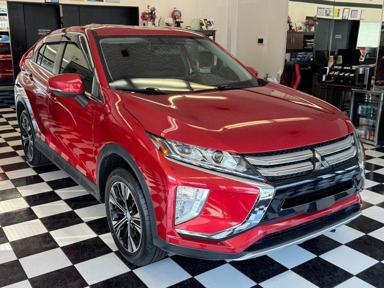 2018 Mitsubishi Eclipse Cross SE AWD+New Tires+Brakes+BSM+CLEAN CARFAX - Photo #11