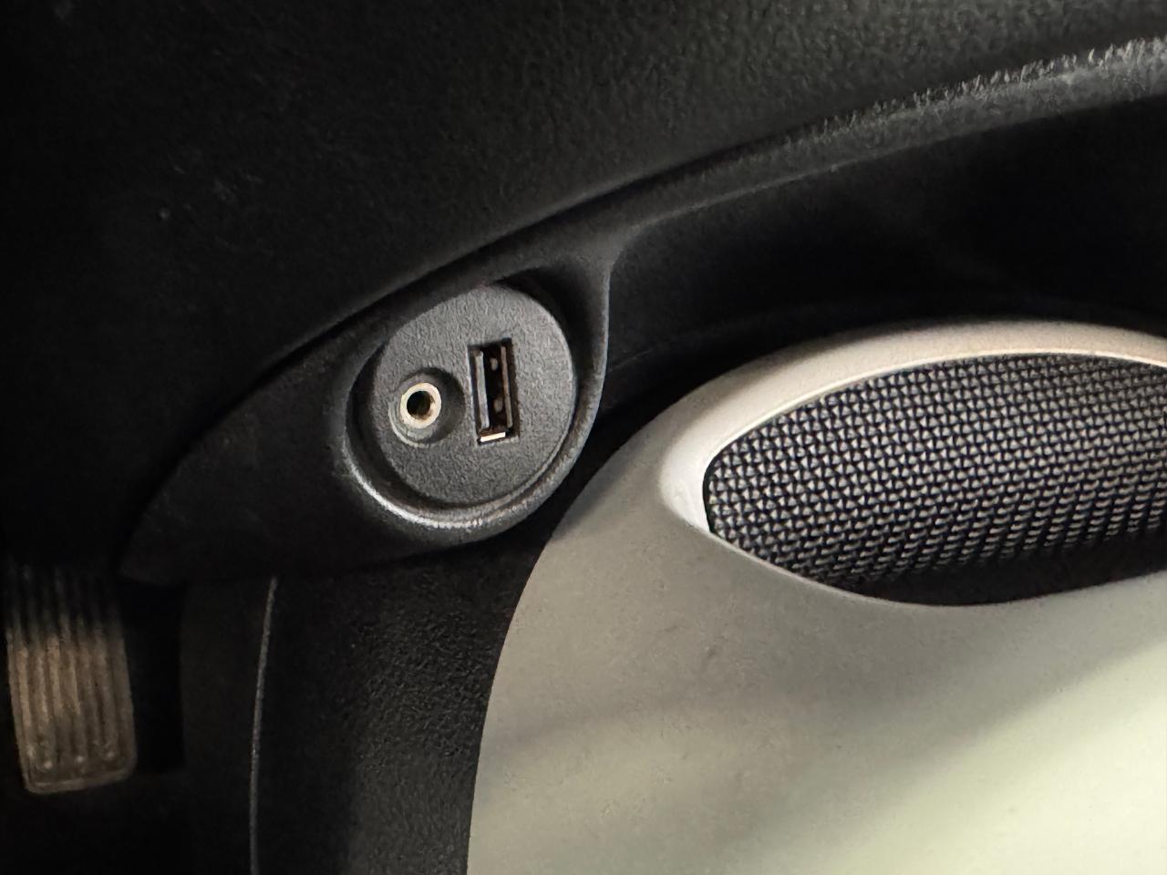 2017 Nissan Juke SV Black Pearl Edition AWD+Camera+CLEAN CARFAX Photo