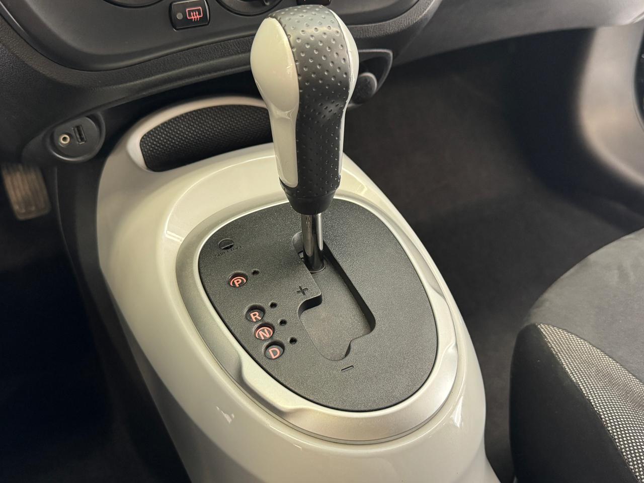 2017 Nissan Juke SV Black Pearl Edition AWD+Camera+CLEAN CARFAX Photo