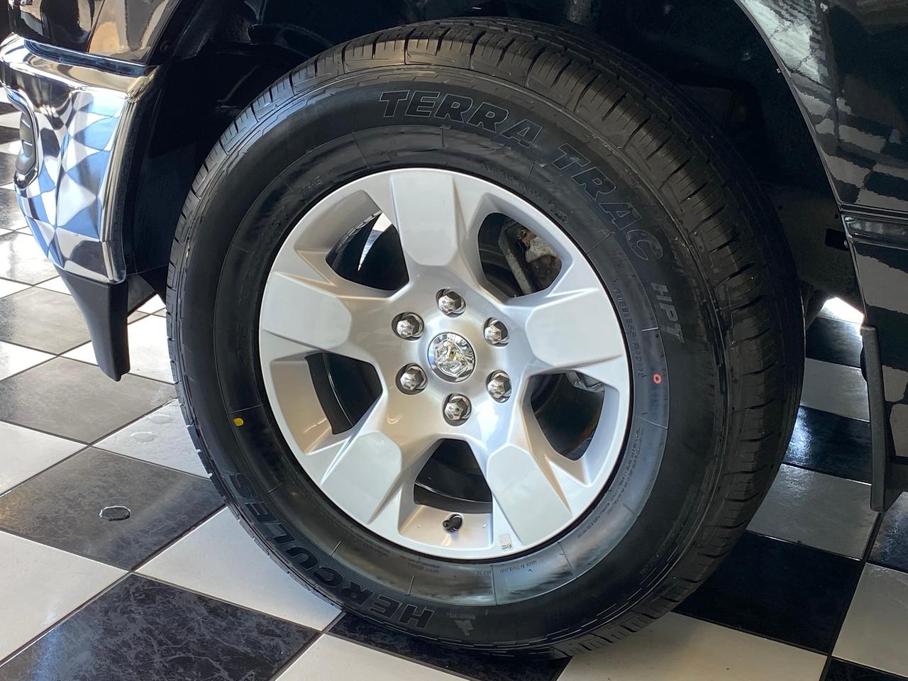 2020 RAM 1500 Big Horn 4x4 Quad Cab 6'4" Box+CLEAN CARFAX Photo