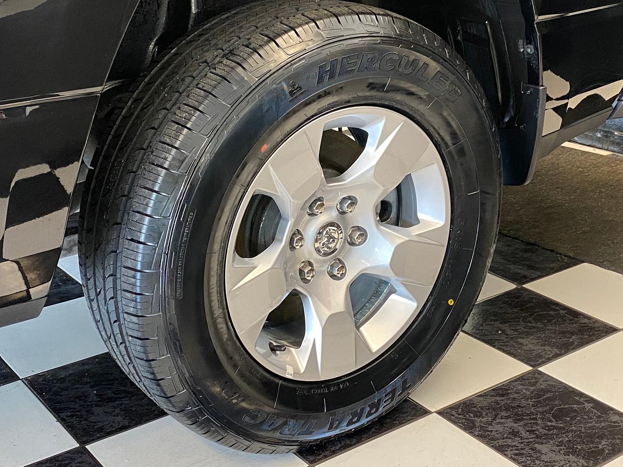 2020 RAM 1500 Big Horn 4x4 Quad Cab 6'4" Box+CLEAN CARFAX Photo