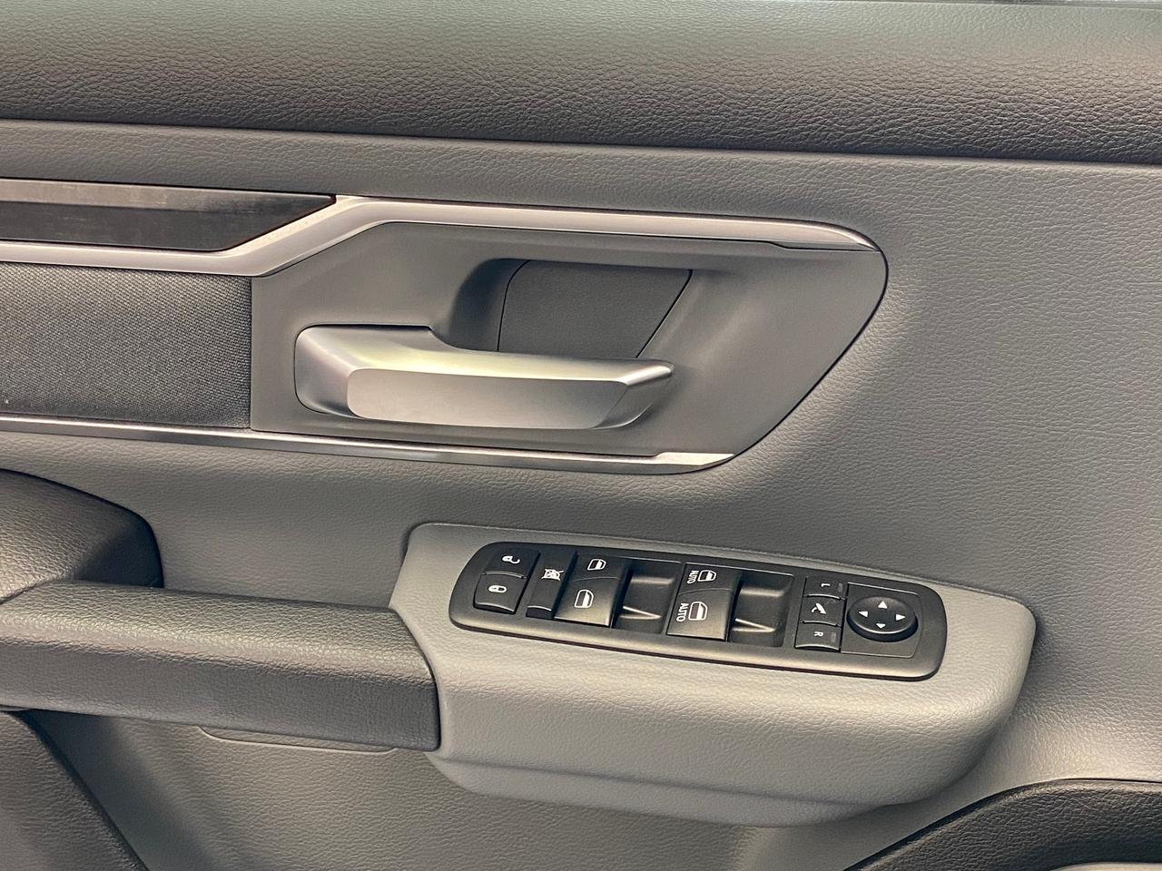 2020 RAM 1500 Big Horn 4x4 Quad Cab 6'4" Box+CLEAN CARFAX Photo