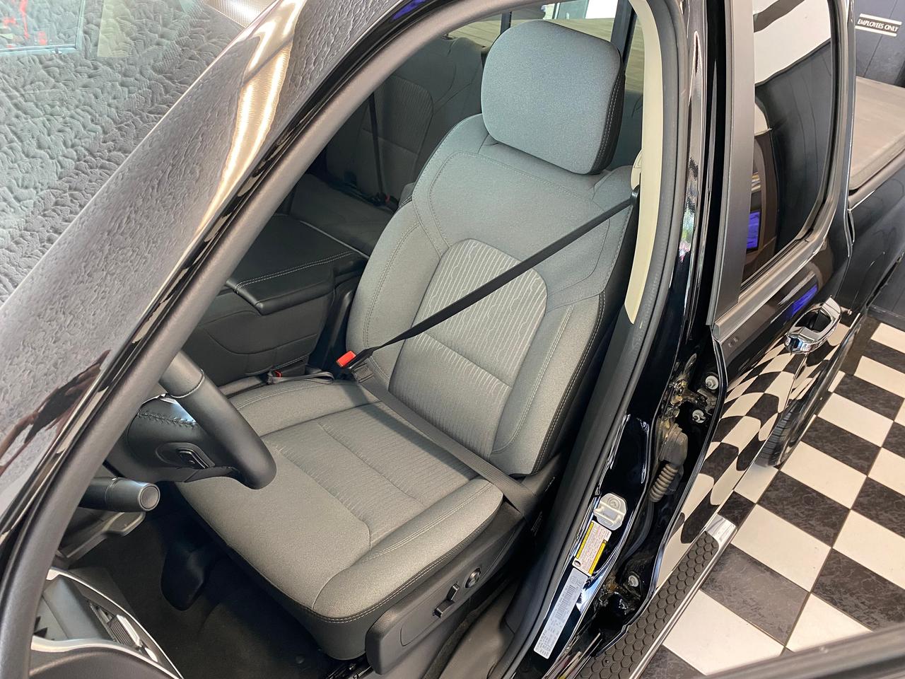 2020 RAM 1500 Big Horn 4x4 Quad Cab 6'4" Box+CLEAN CARFAX Photo