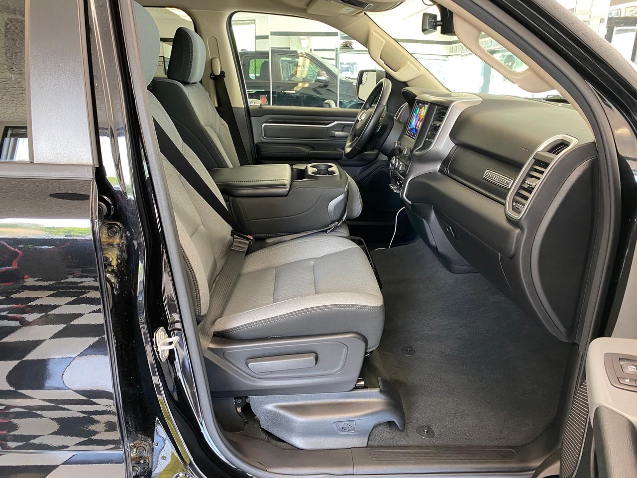 2020 RAM 1500 Big Horn 4x4 Quad Cab 6'4" Box+CLEAN CARFAX Photo