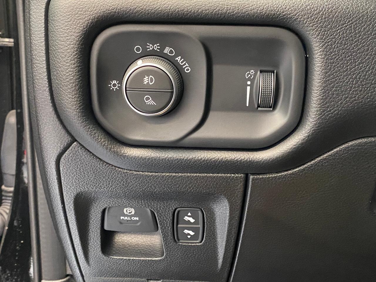 2020 RAM 1500 Big Horn 4x4 Quad Cab 6'4" Box+CLEAN CARFAX Photo