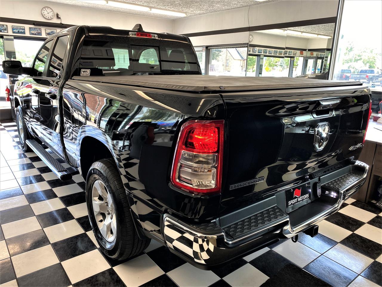 2020 RAM 1500 Big Horn 4x4 Quad Cab 6'4" Box+CLEAN CARFAX Photo4