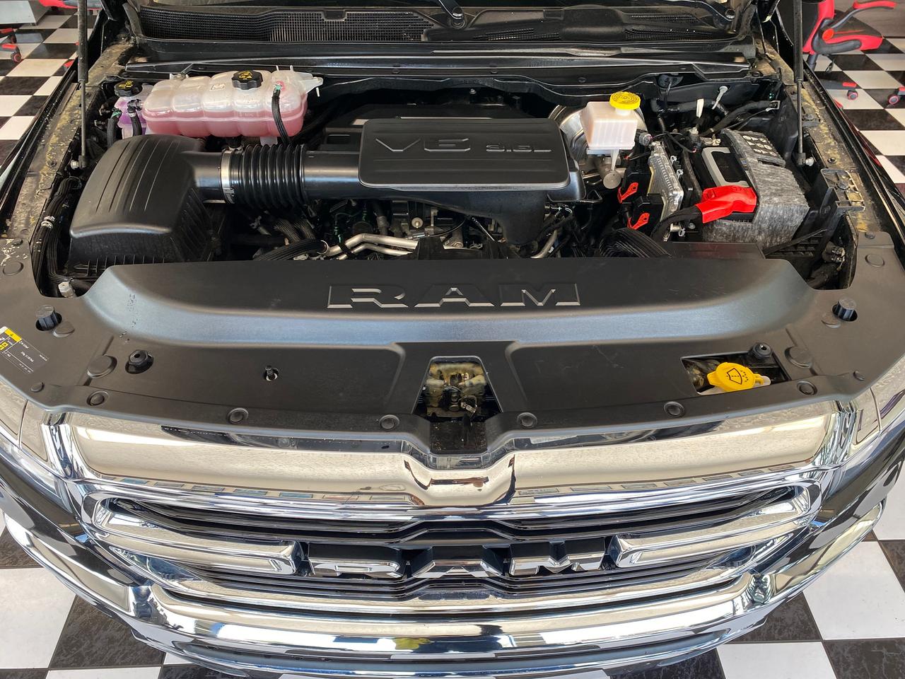 2020 RAM 1500 Big Horn 4x4 Quad Cab 6'4" Box+CLEAN CARFAX Photo