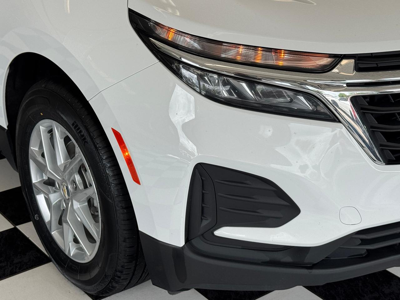 2022 Chevrolet Equinox LS+New Tires & Brakes+Collision Alert+CLEAN CARFAX Photo