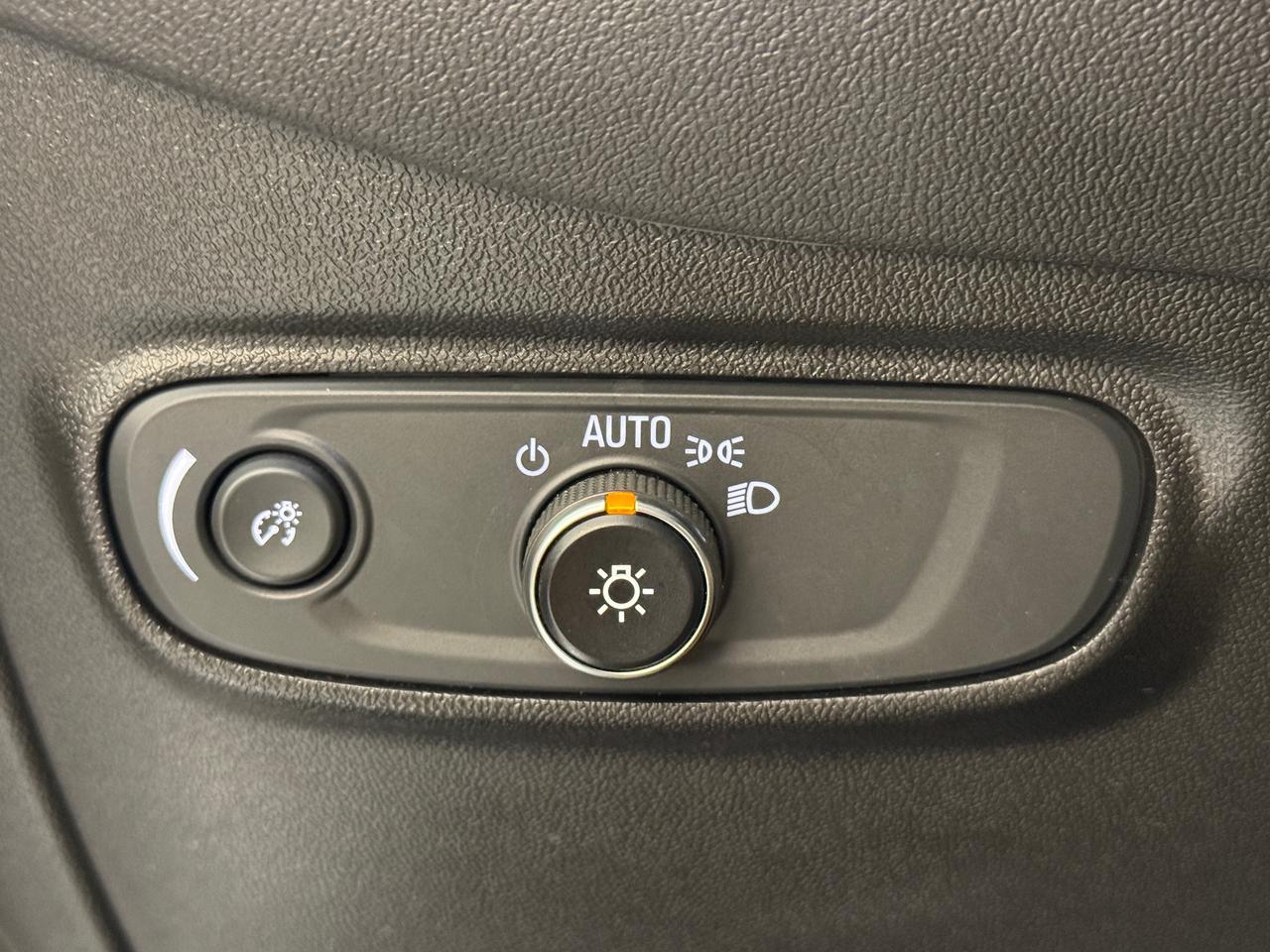 2022 Chevrolet Equinox LS+New Tires & Brakes+Collision Alert+CLEAN CARFAX Photo