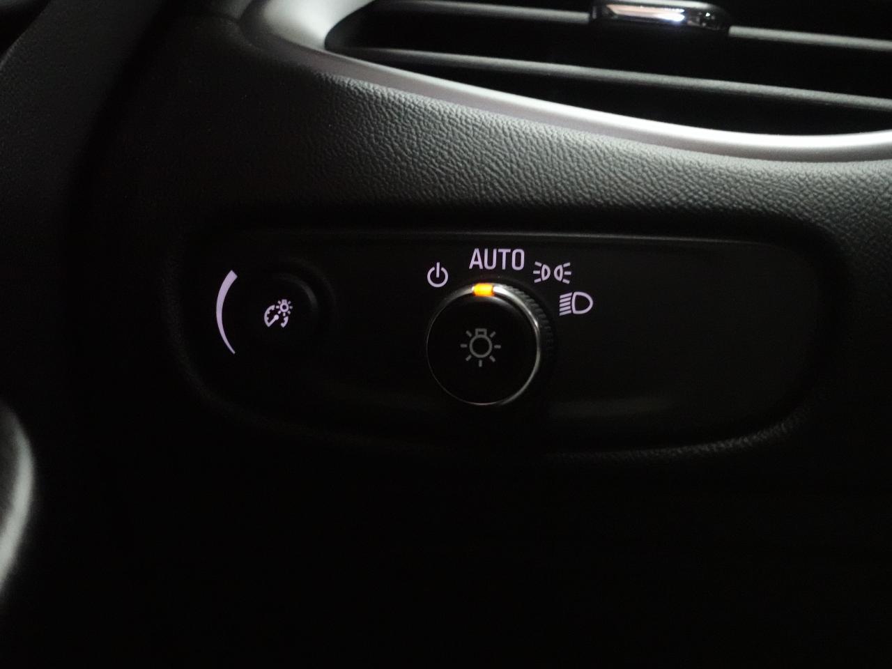 2023 Chevrolet Malibu LT | Pano roof | LaneDep | Heated Seats | CarPlay Photo