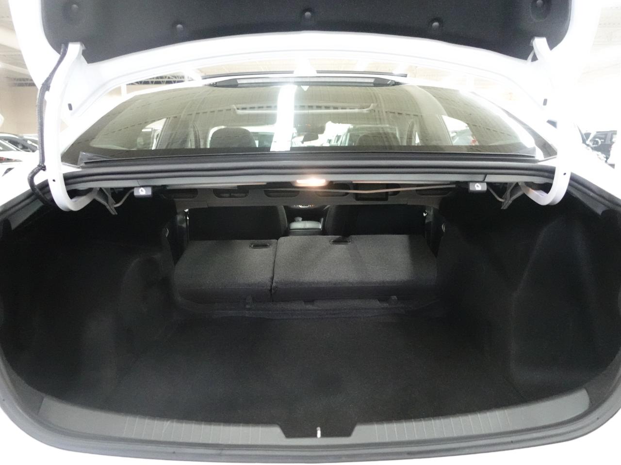 2023 Chevrolet Malibu LT | Pano roof | LaneDep | Heated Seats | CarPlay