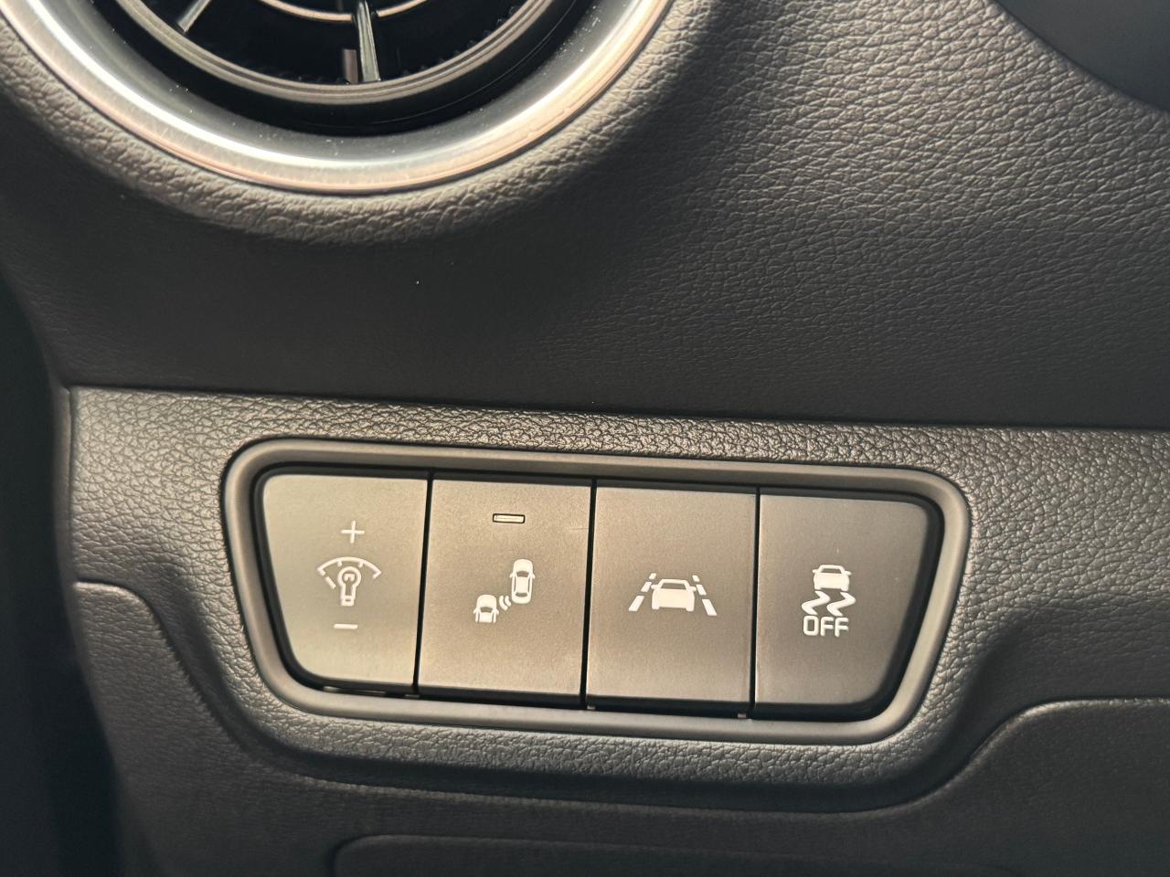 2021 Kia Forte EX+Roof+Lane Keep Assist+ApplePlay+CLEAN CARFAX Photo3