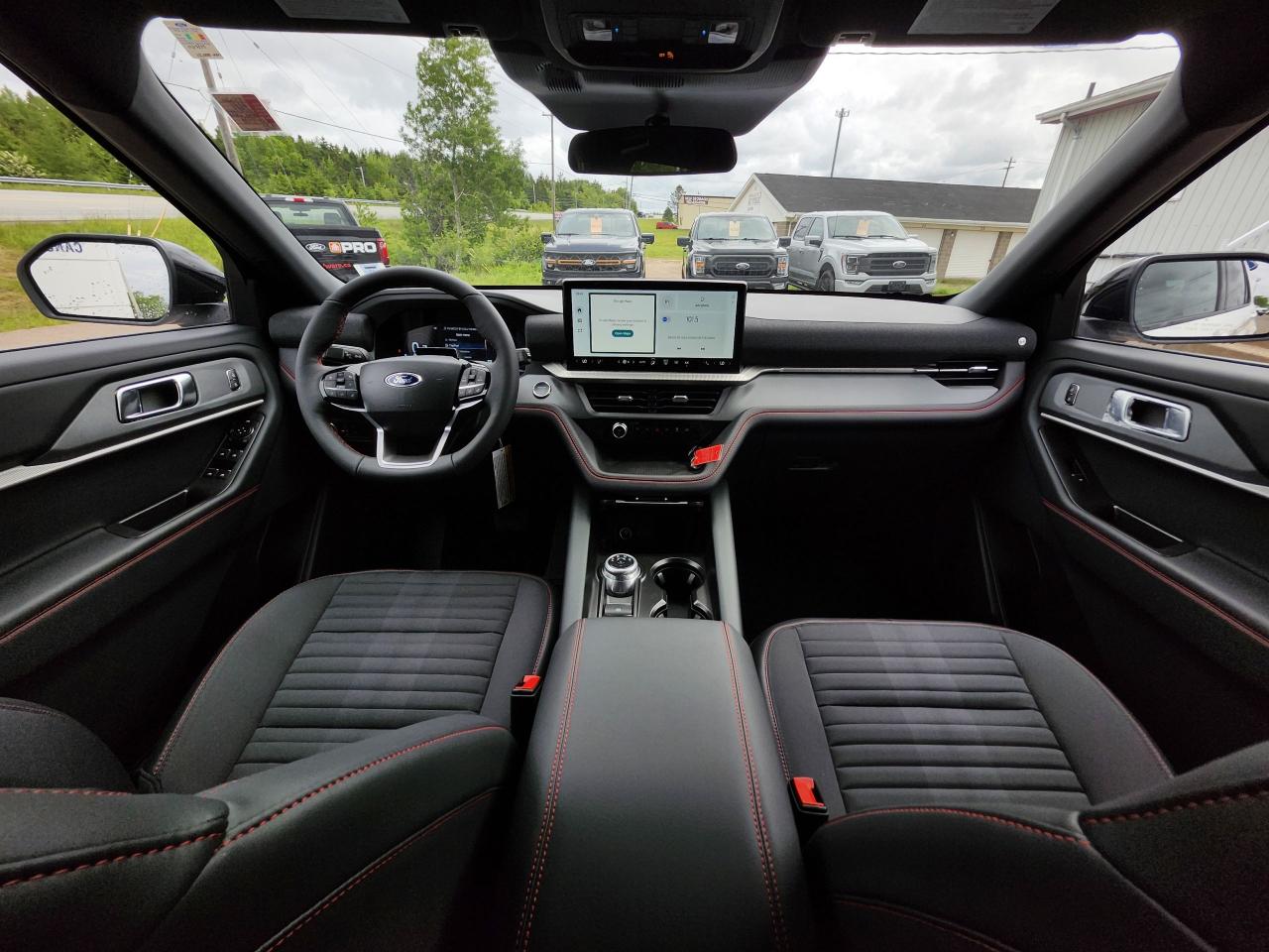 2025 Ford Explorer ST-LINE 4WD Photo5