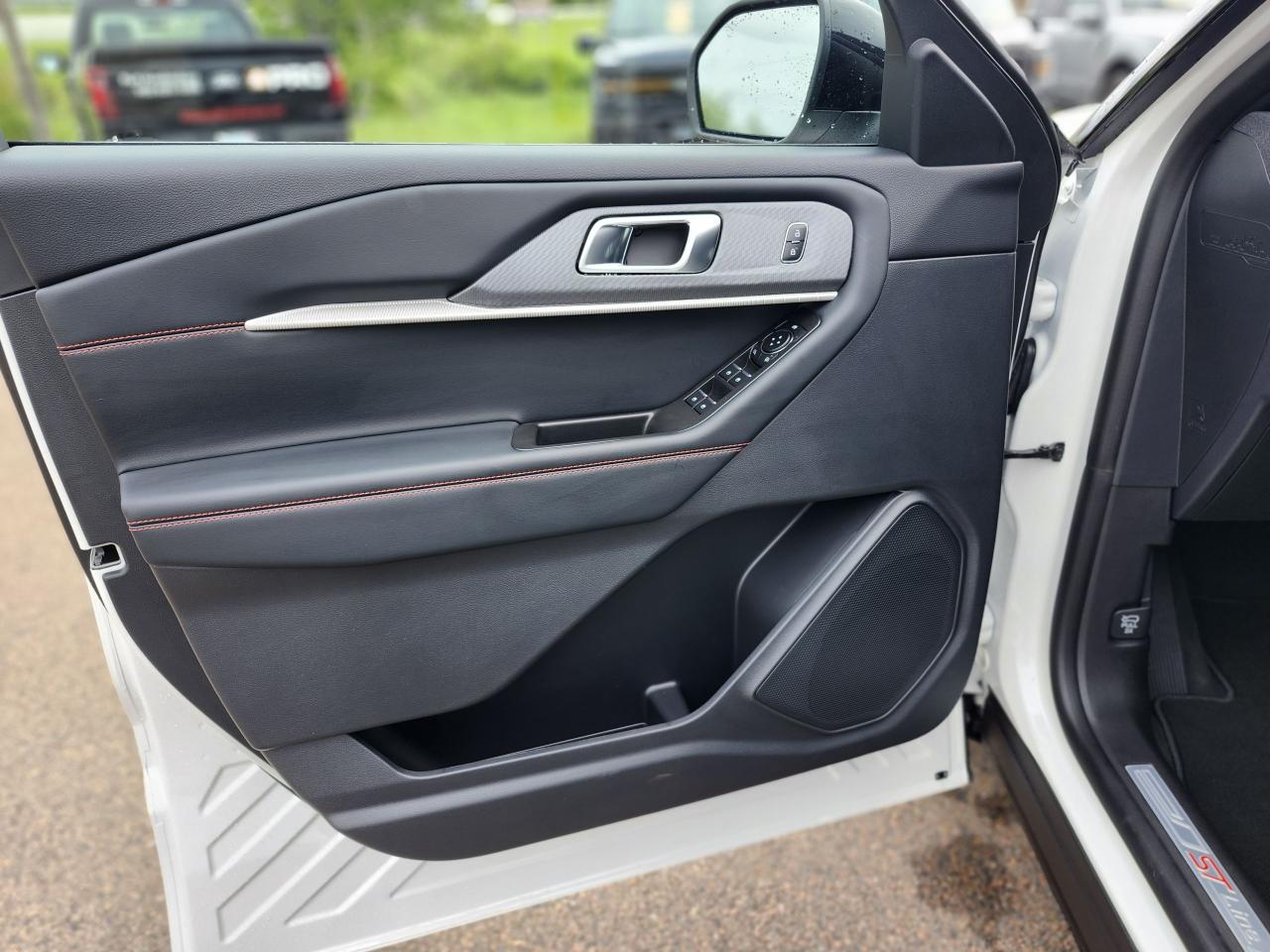 2025 Ford Explorer ST-LINE 4WD Photo5