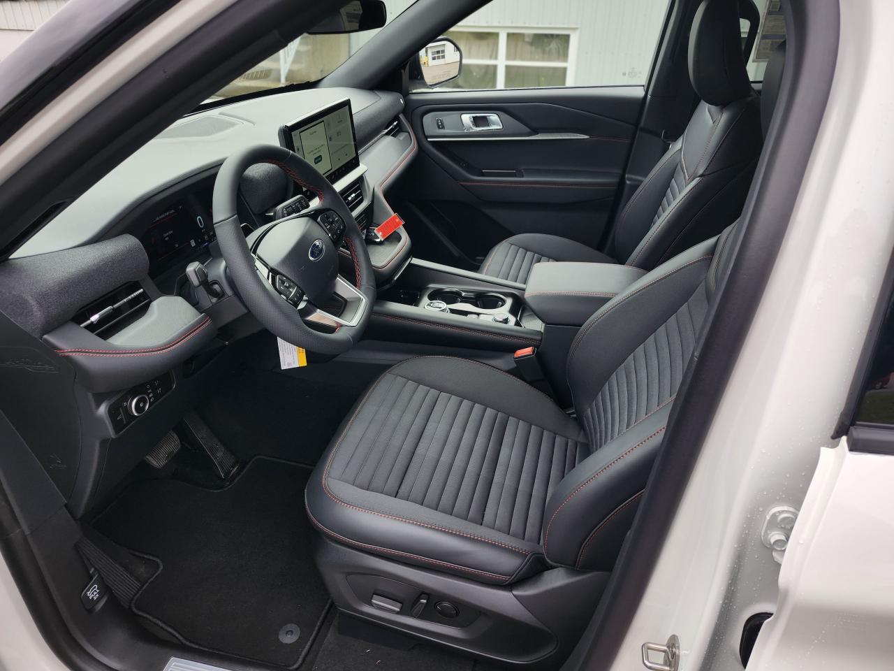 2025 Ford Explorer ST-LINE 4WD Photo5
