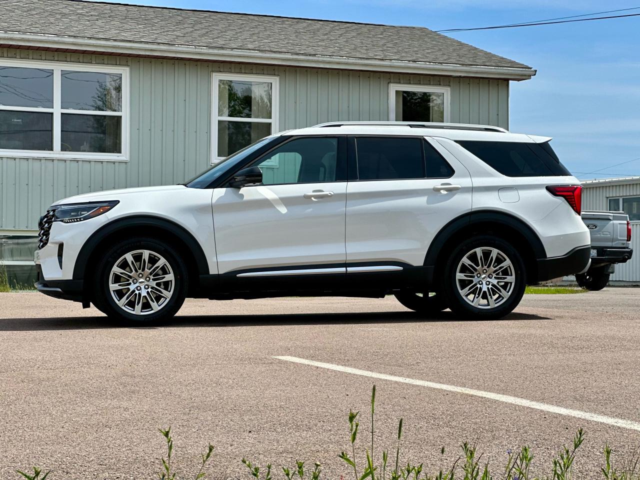 2025 Ford Explorer Platinum 4wd Photo3