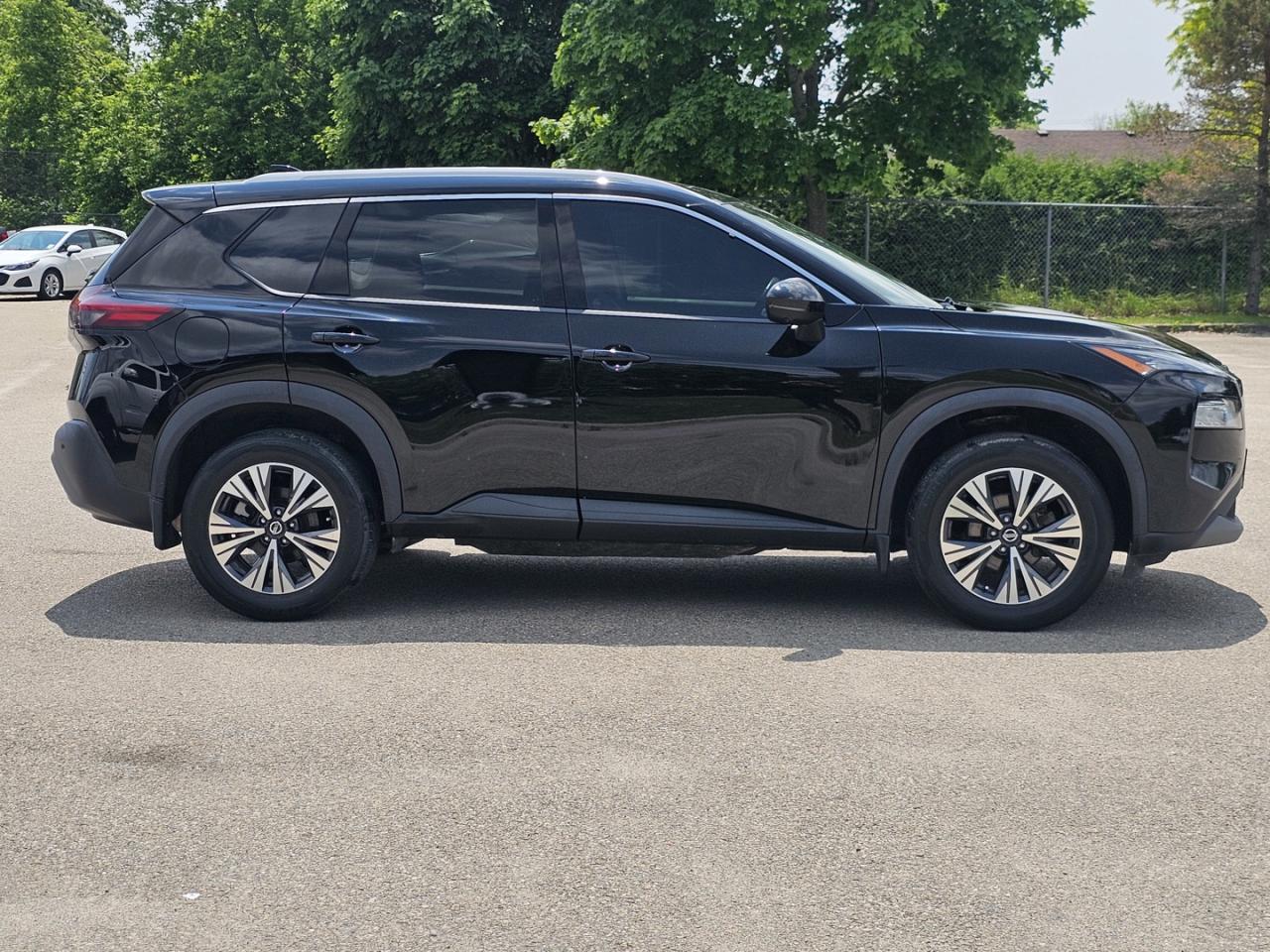 2021 Nissan Rogue SV FWD, Fuel-efficient 4 cyl. Engine - Photo #4