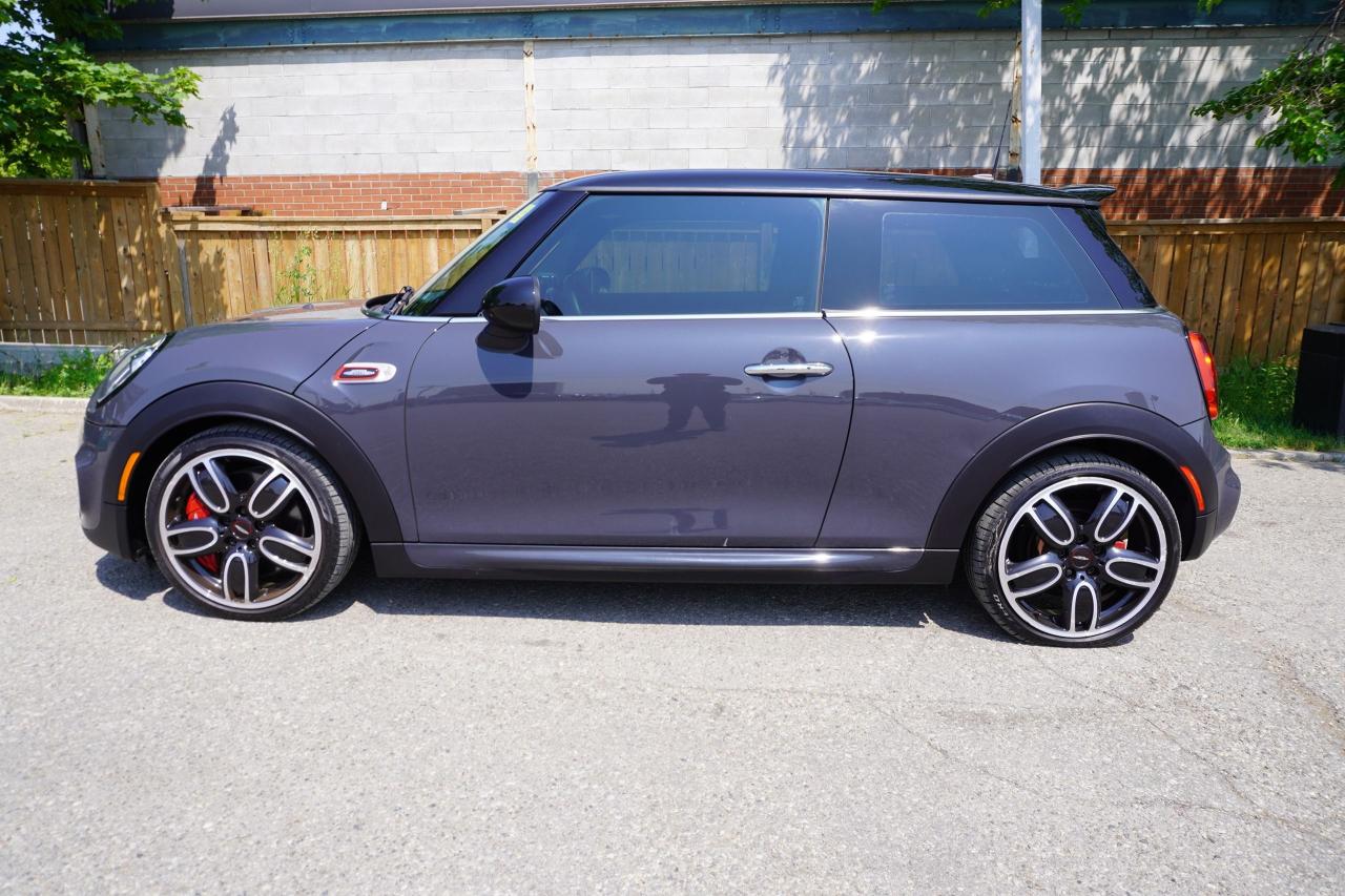 2016 MINI Cooper JCW / 1 OWNER / NO ACCIDENTS / 6SPD MANUAL / LOCAL Photo2
