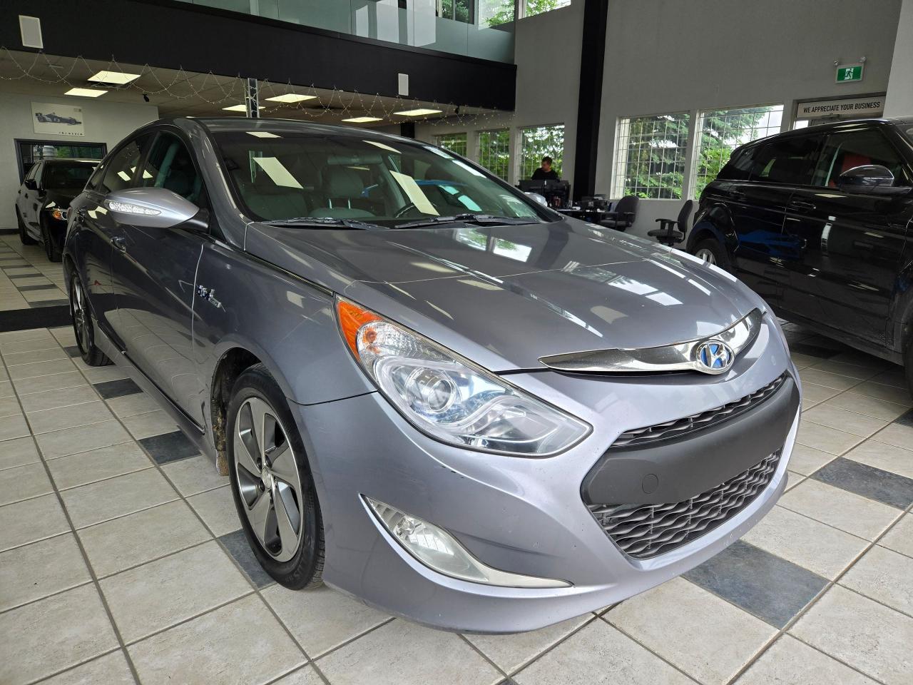 Used 2014 Hyundai Sonata Hybrid 4dr Sdn | ALL CREDIT ACCEPTED!! for sale in Calgary, AB
