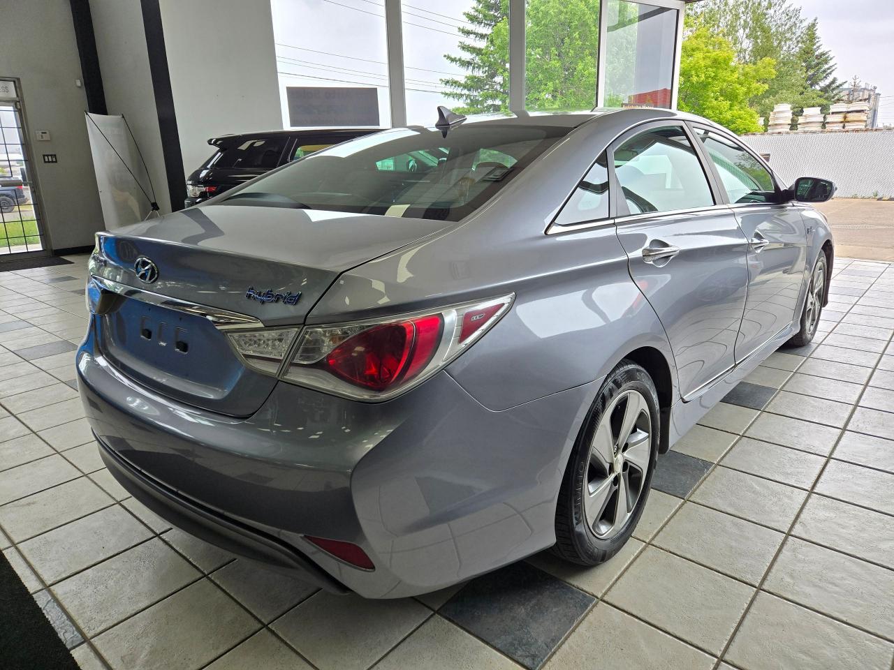 2014 Hyundai Sonata Hybrid 4dr Sdn | ALL CREDIT ACCEPTED!! - Photo #7