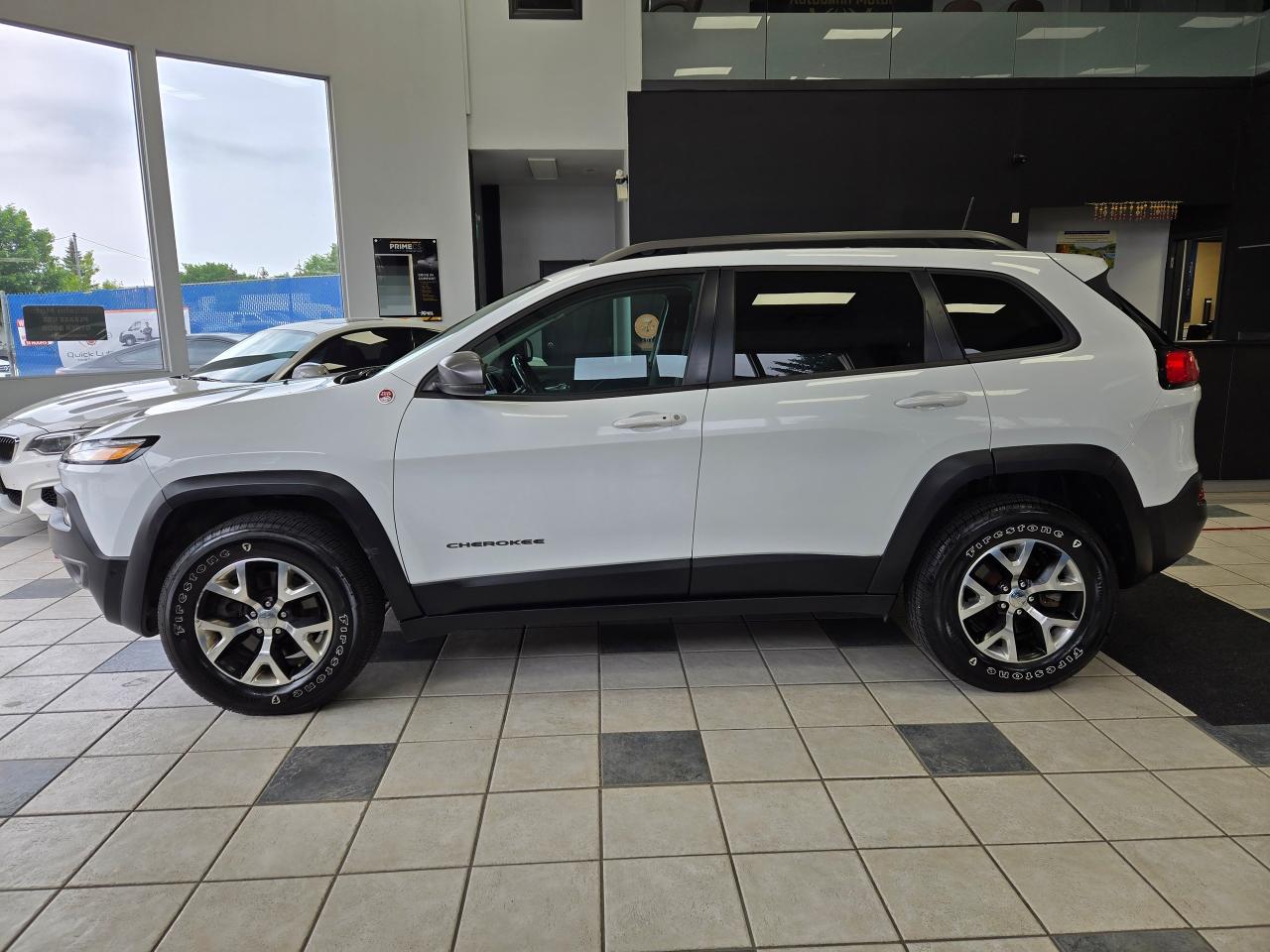 2016 Jeep Cherokee 4WD 4dr Trailhawk | ALL CREDIT ACCEPTED!! - Photo #4