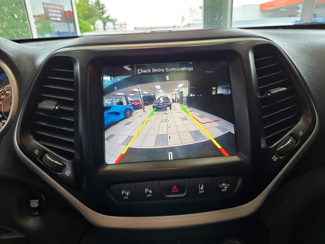 2016 Jeep Cherokee 4WD 4dr Trailhawk | ALL CREDIT ACCEPTED!! - Photo #12