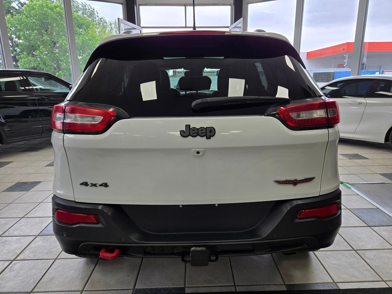 2016 Jeep Cherokee 4WD 4dr Trailhawk | ALL CREDIT ACCEPTED!! - Photo #6