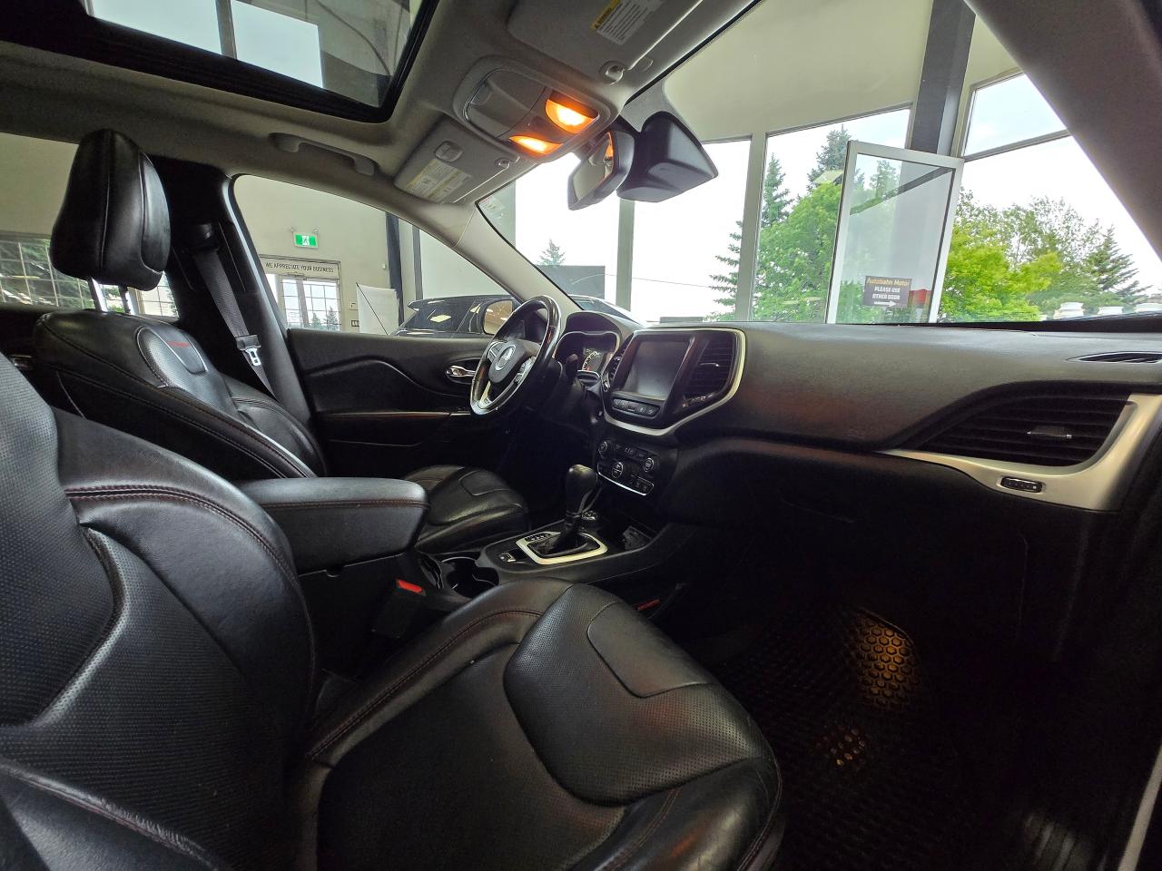 2016 Jeep Cherokee 4WD 4dr Trailhawk | ALL CREDIT ACCEPTED!! - Photo #17