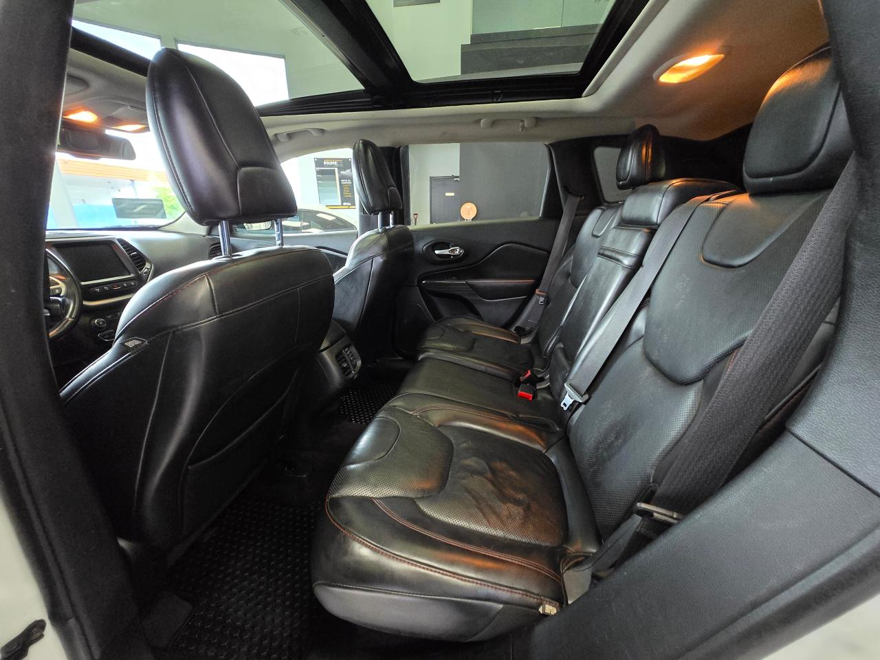 2016 Jeep Cherokee 4WD 4dr Trailhawk | ALL CREDIT ACCEPTED!! - Photo #16