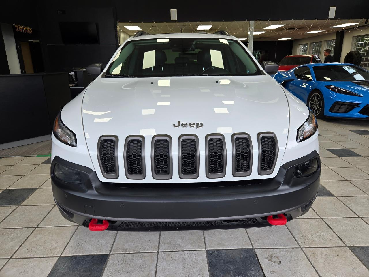 2016 Jeep Cherokee 4WD 4dr Trailhawk | ALL CREDIT ACCEPTED!! - Photo #2