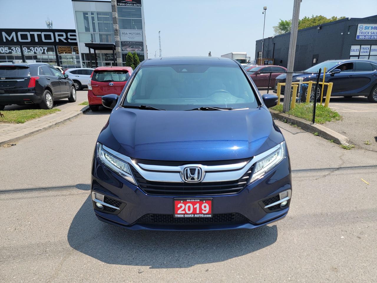 2019 Honda Odyssey Touring - Photo #2