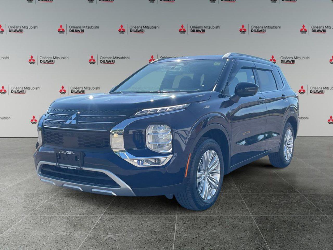 Used 2024 Mitsubishi Outlander LE S-AWC for sale in Orléans, ON