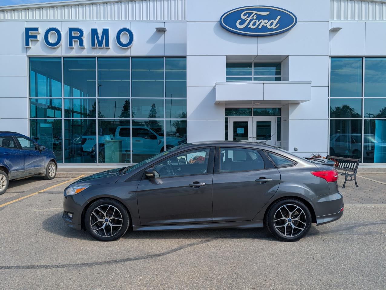 2015 Ford Focus SE Photo0