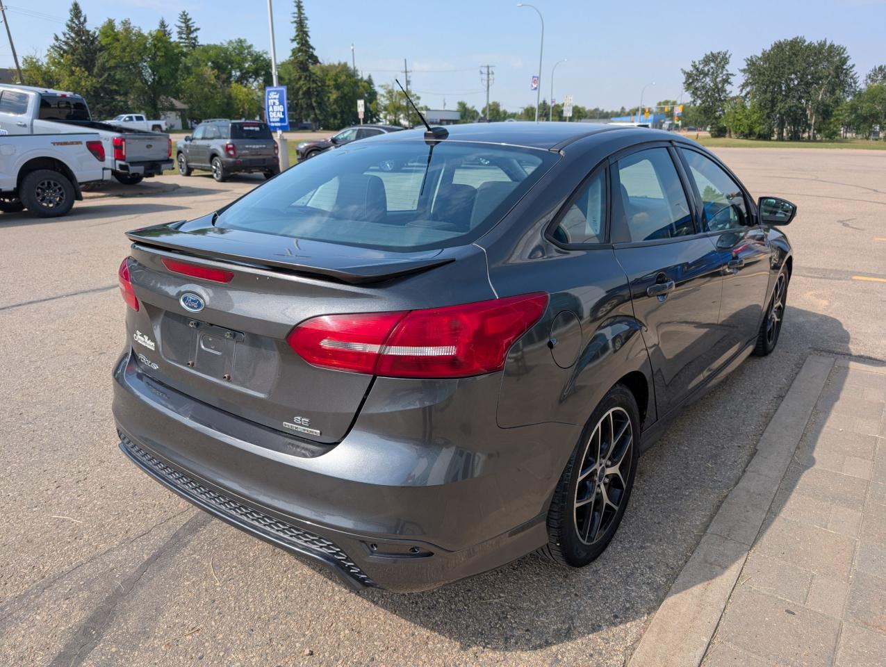 2015 Ford Focus SE Photo5