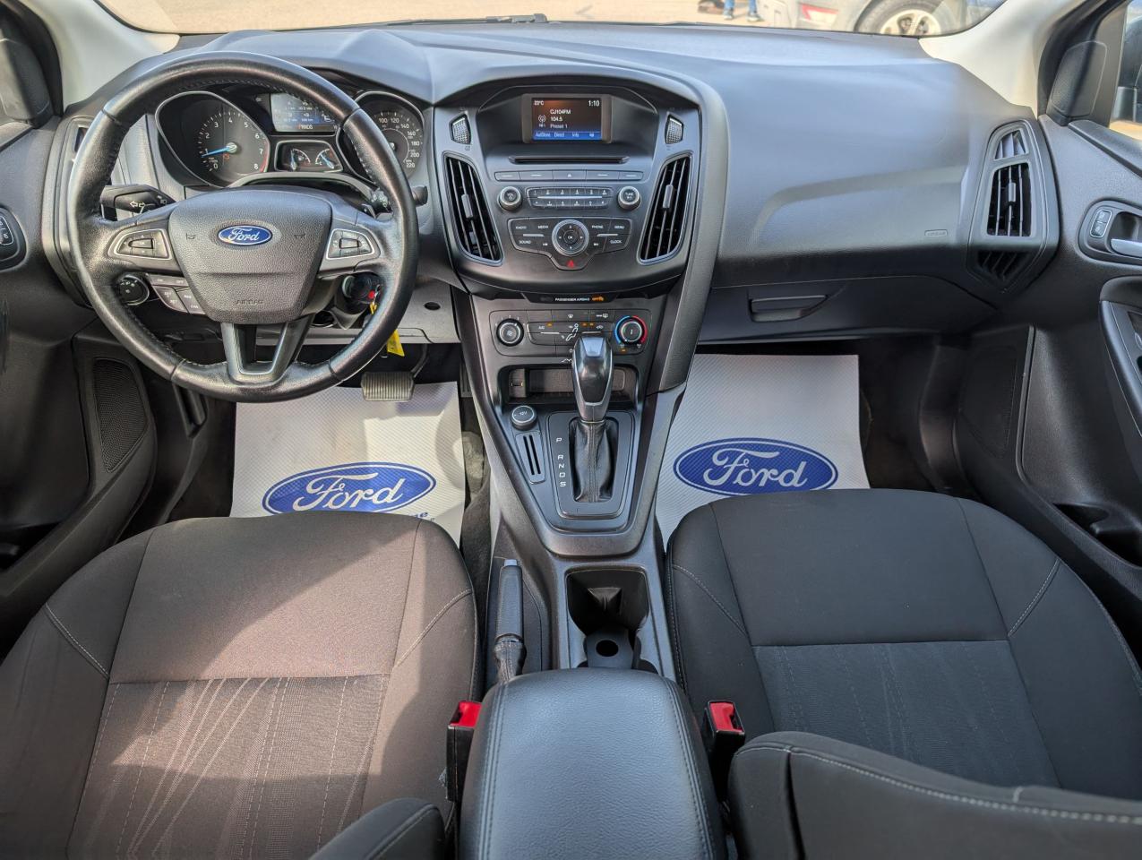 2015 Ford Focus SE Photo5