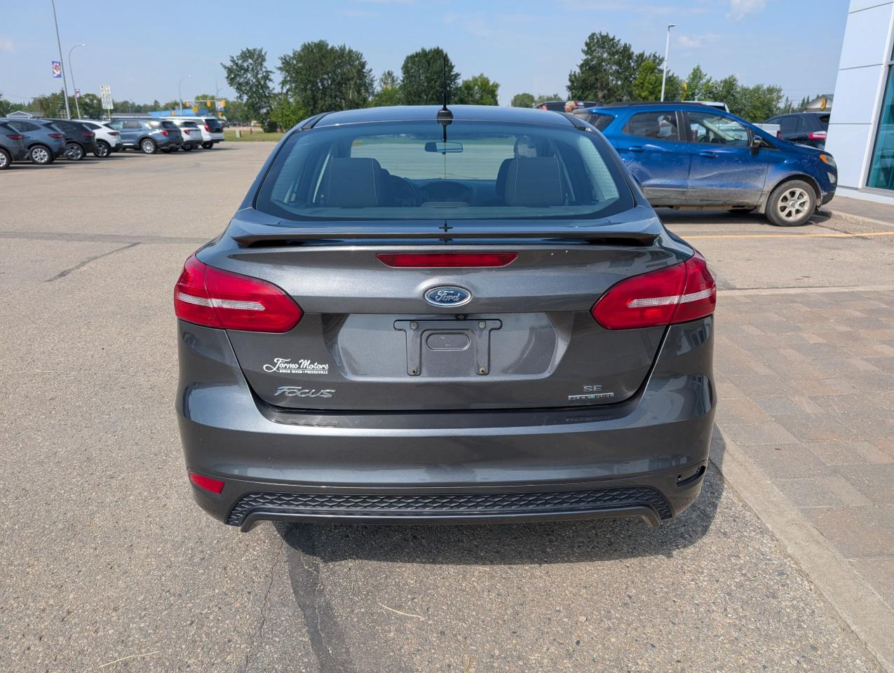 2015 Ford Focus SE Photo5